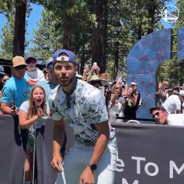 开云平台-😛这次装X成功！库里今日高尔夫名人赛接球就投 自信提前回头