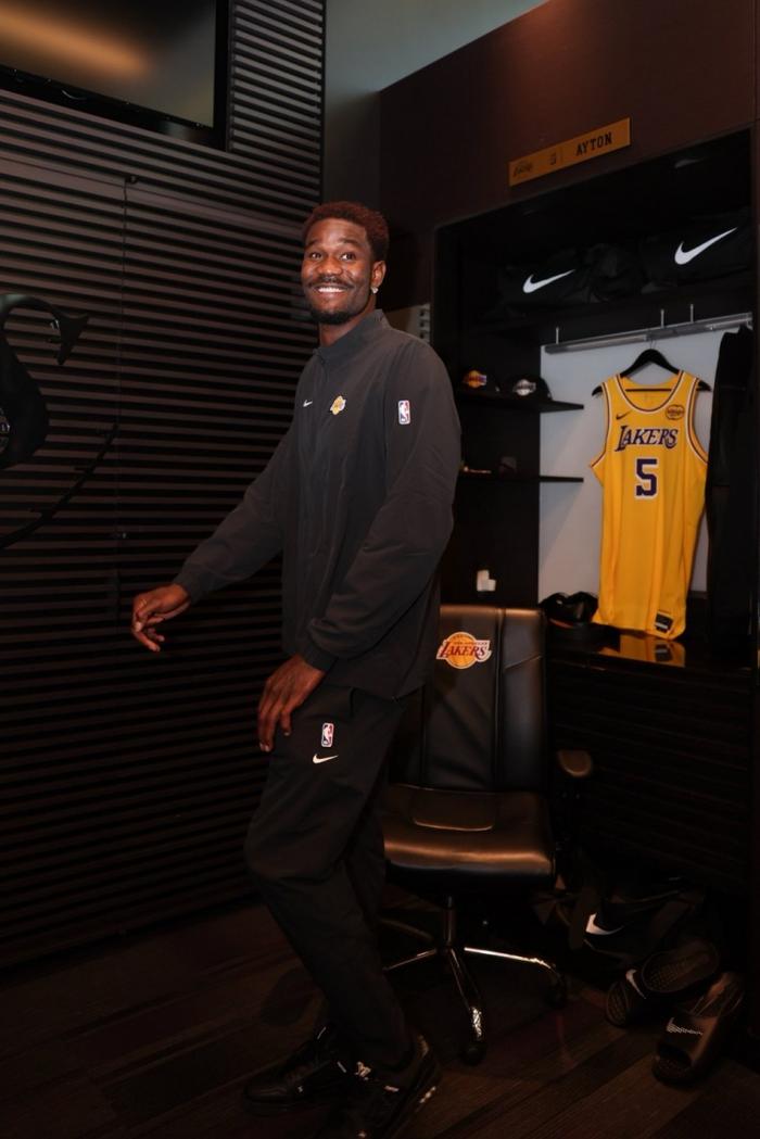 kaiyun sports-湖人新援亮相，他立志要助詹姆斯东契奇，打进总决赛夺冠