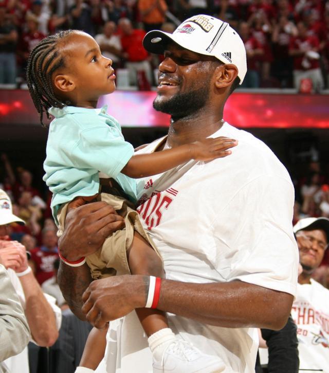 开云平台-无悬念！湖人55位选布朗尼 成就历史首对父子同队