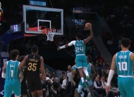 开云平台-石破天惊！布兰登·米勒中路突击 起飞滑翔满弓战斧暴力虐筐