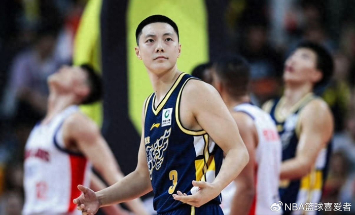 开云官方直播-25+7，9中2，神一场鬼一场！廖三宁失落离场，一战暴露3大问题|后卫|北控|胡明轩|徐杰|广州队_新浪体育_新浪新闻