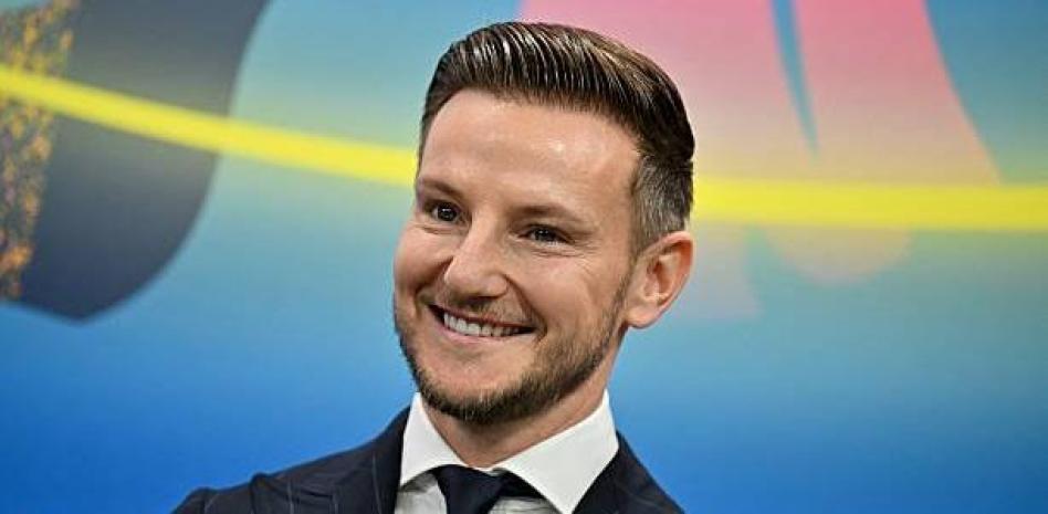 开云官方直播-拉基蒂奇：我在巴萨和哈维只共事过一年，真希望能共事更久