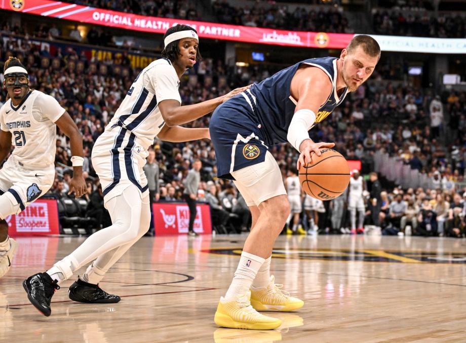 kaiyun sports-约基奇14+15+10穆雷26分 掘金大胜灰熊10连胜